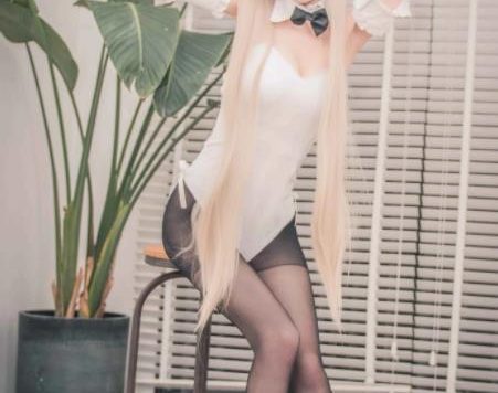 [你的负卿] 福利写真集·NO.010 穹妹兔女郎（室内） [9P-42MB]