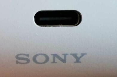 PS5手柄SONY LOGO未居中，逼死大批强迫症