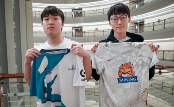 英雄联盟S10：SN的ADC焕烽被喷上热搜！中单泪崩，LPL解说绝望