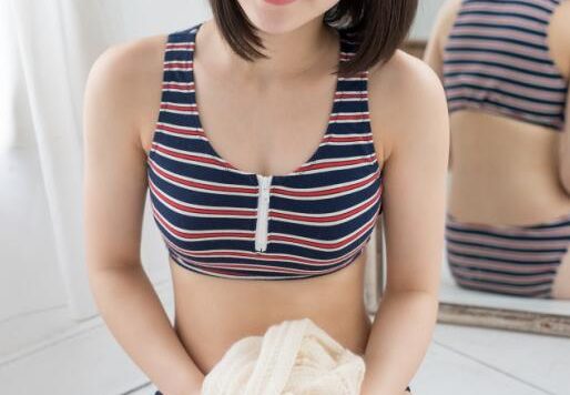 现役女高中生“沢村りさ” 写真集【条纹泳装】