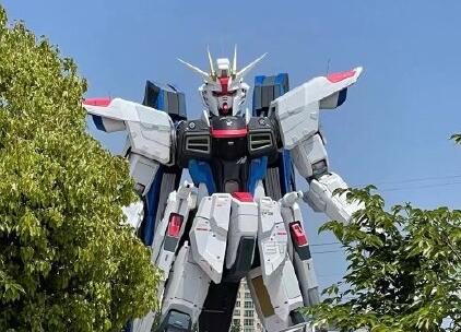 上海金桥啦啦宝都 1:1 实物大【自由高达】 今日“上头”仪式