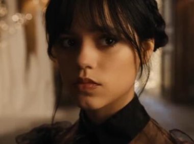 Netflix宣布续订 “亚当斯一家”衍生剧《星期三》第二季