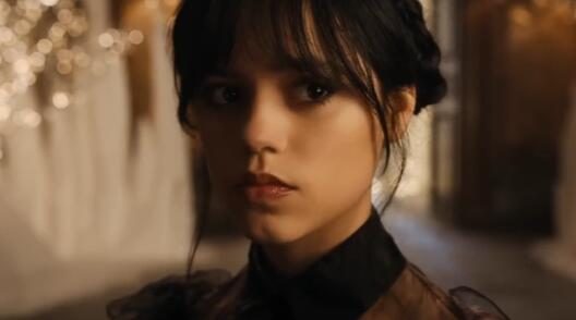Netflix宣布续订 “亚当斯一家”衍生剧《星期三》第二季